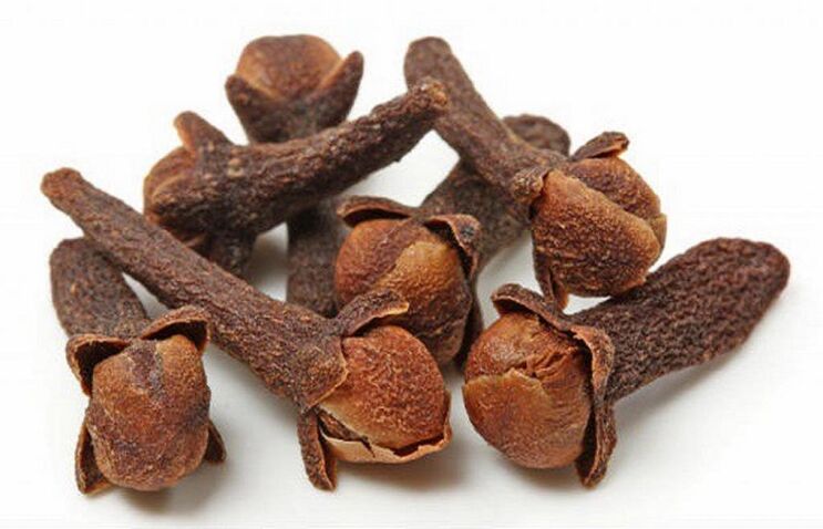 cloves from parasites