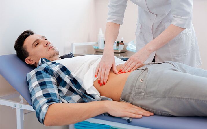 The patient on the examination by the doctor