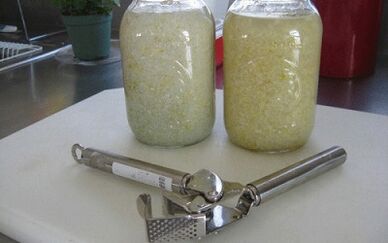 garlic tincture to remove parasites from the body